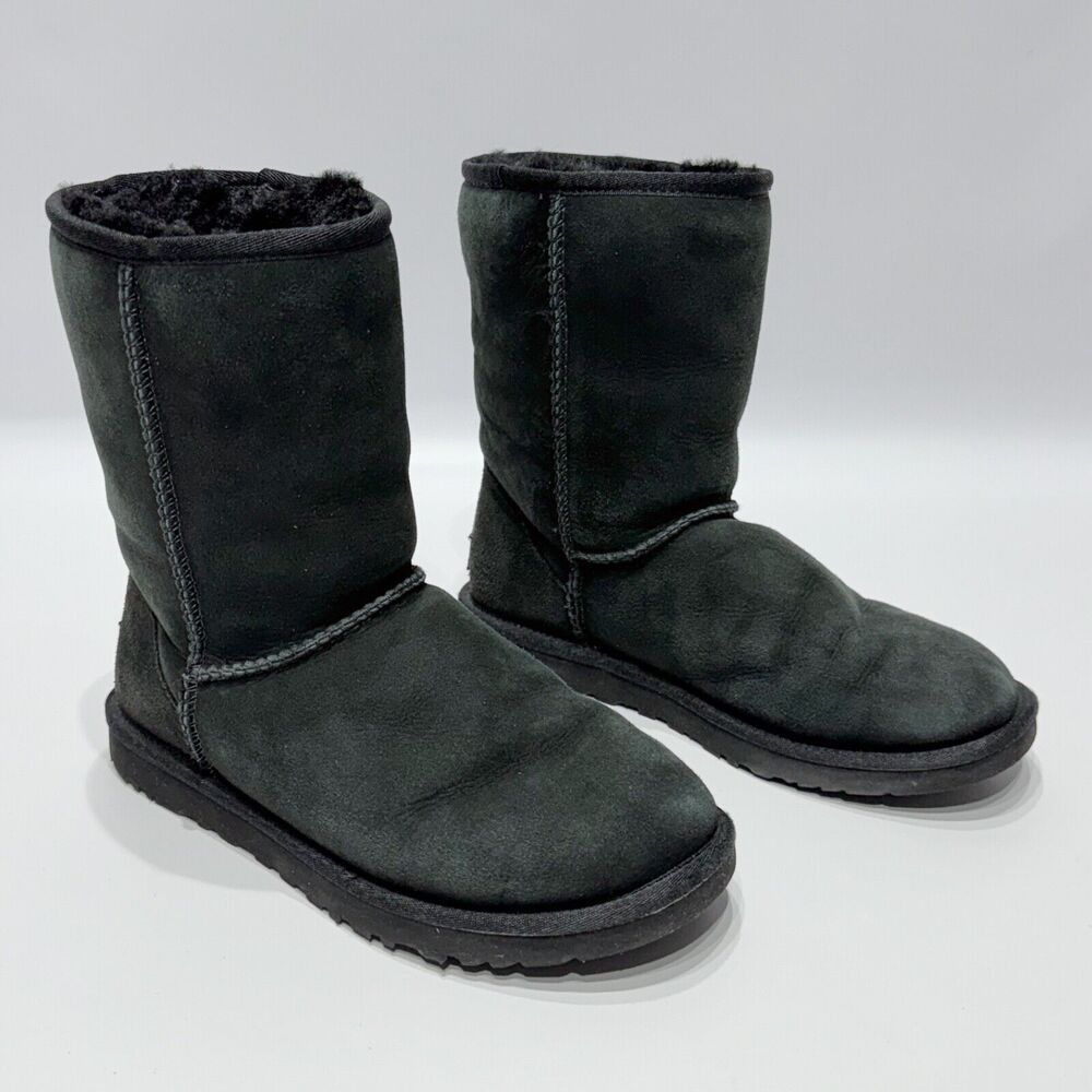 UGG Australia Classic Short II Black Winter Shearling Boot Bootie Women's Size 6